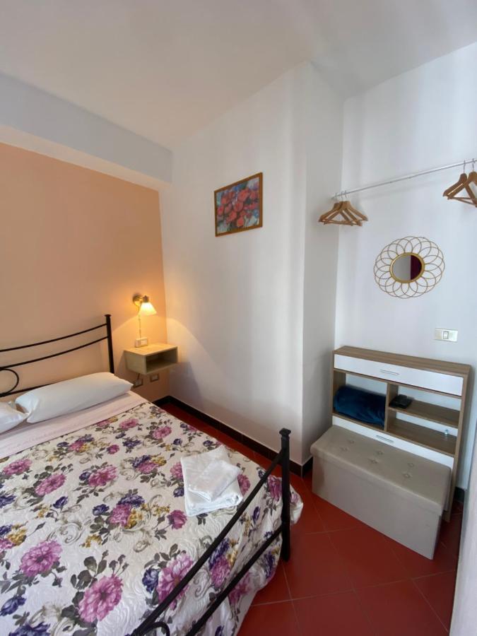 Taormina'S Sun Bed & Breakfast ภายนอก รูปภาพ