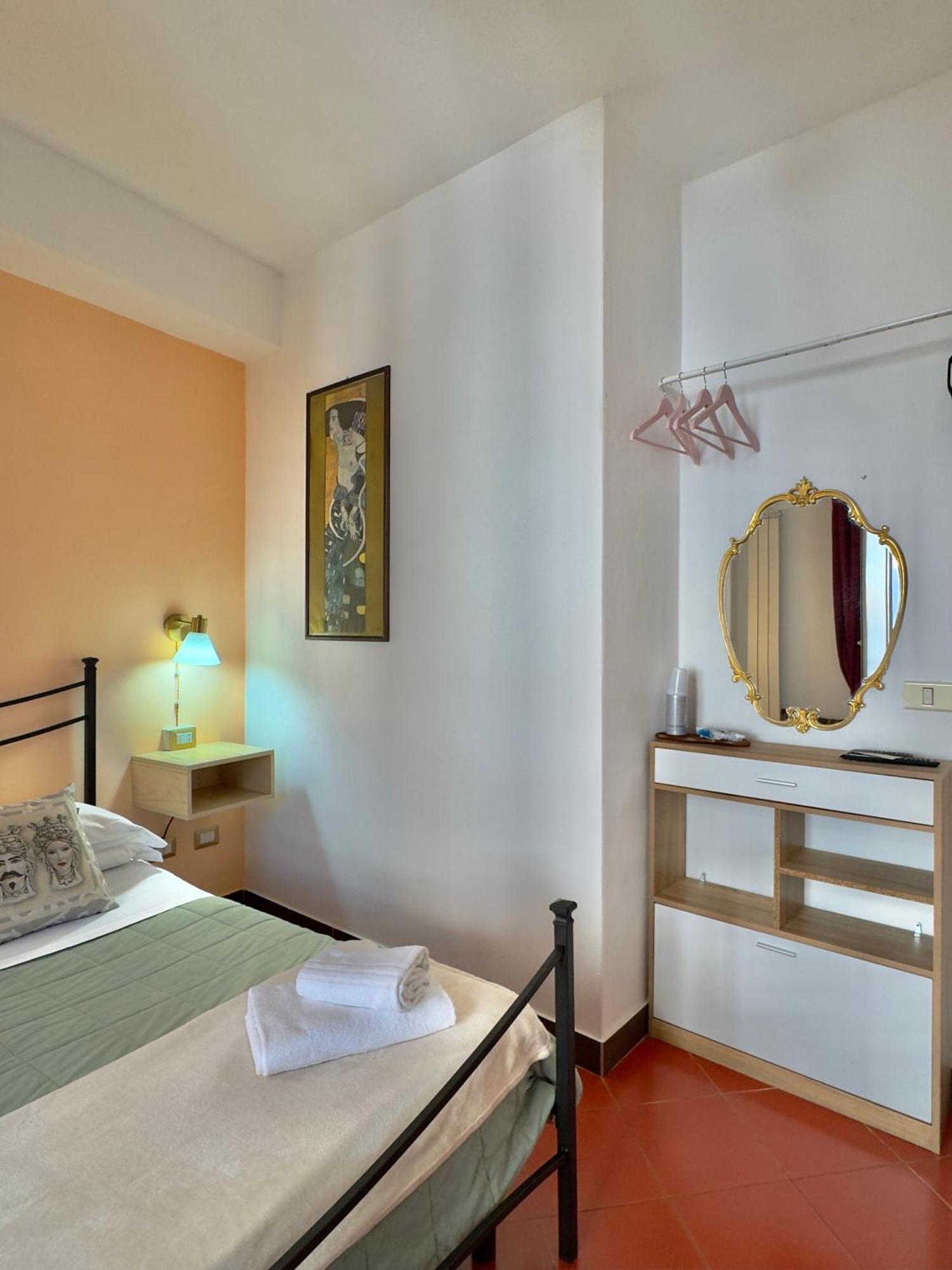 Taormina'S Sun Bed & Breakfast ภายนอก รูปภาพ