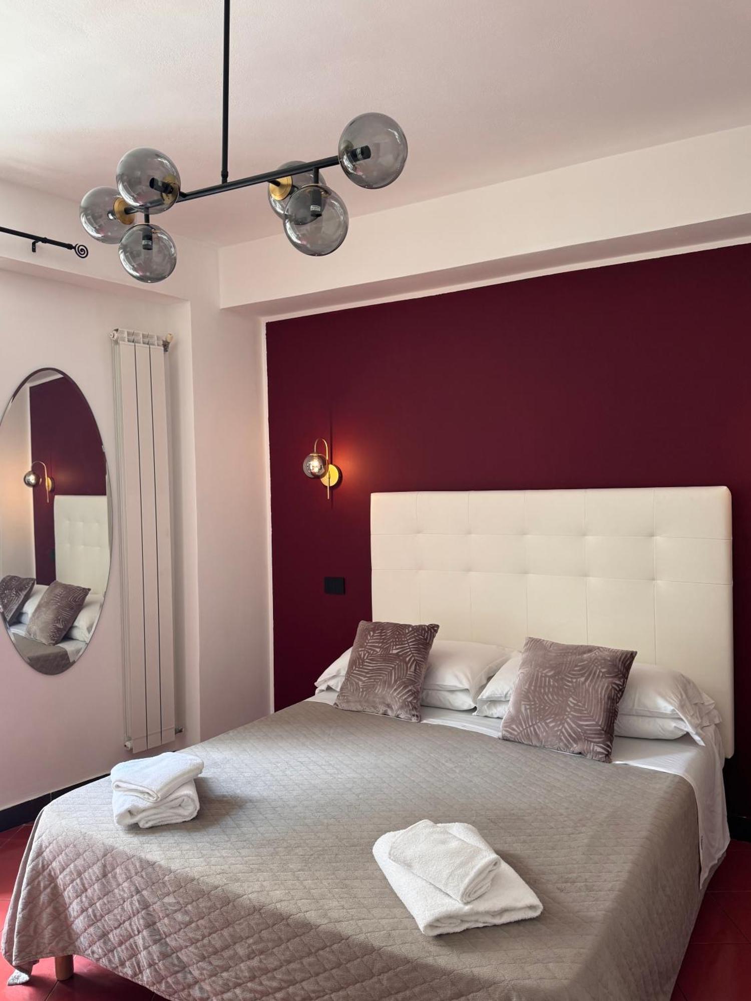Taormina'S Sun Bed & Breakfast ภายนอก รูปภาพ