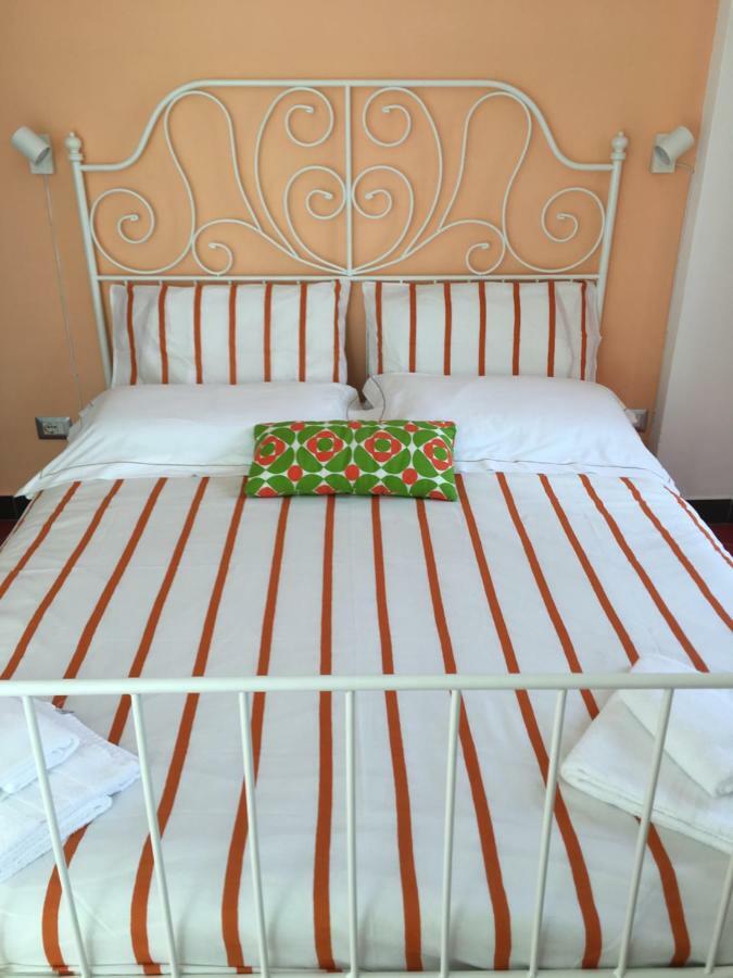 Taormina'S Sun Bed & Breakfast ภายนอก รูปภาพ