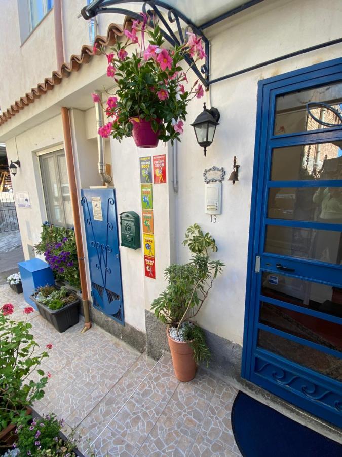 Taormina'S Sun Bed & Breakfast ภายนอก รูปภาพ